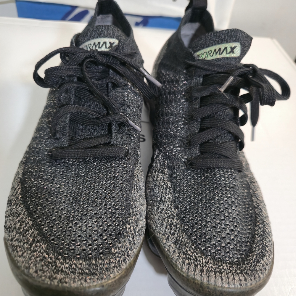 Nike Flyknit 2 Men's Size 9 Sneakers